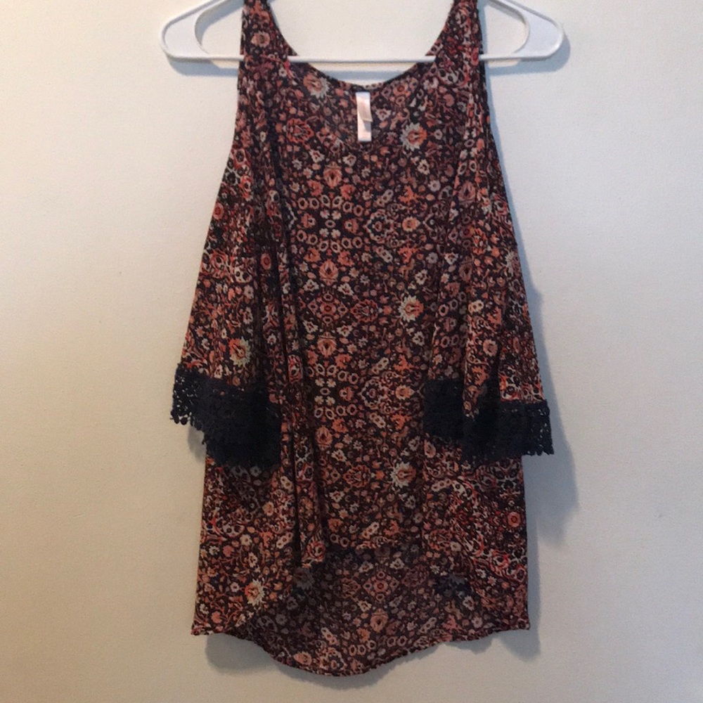 Floral Target Open Shoulder Tanktop